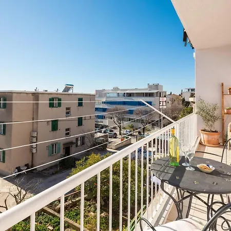 Fabula Apartment *